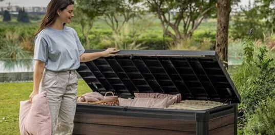 Coffre de rangement en noyer Signature Palissandre 150 gallons – Keter Canada