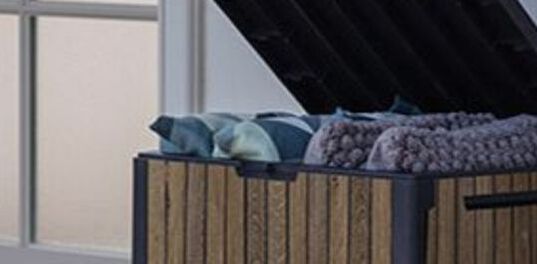 Achetez le coffre de terrasse Signature de 113 litres en noyer – Keter Canada