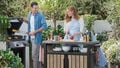 Ideas para crear una cocina exterior en el jardín cómoda, funcional y sin mantenimiento este verano