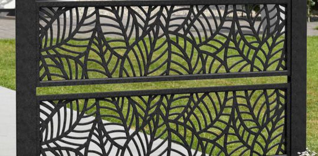 Brown Privacy Planter With Tulip-Shaped Trellis - Keter US