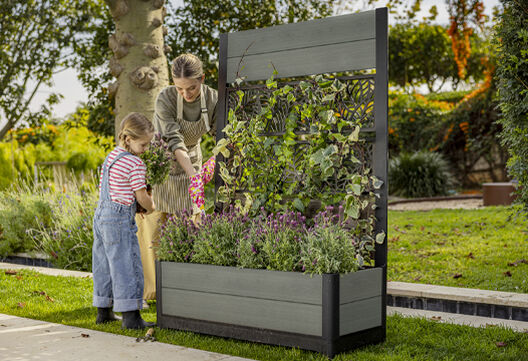 Tulip Leaf Screen Planter - Green