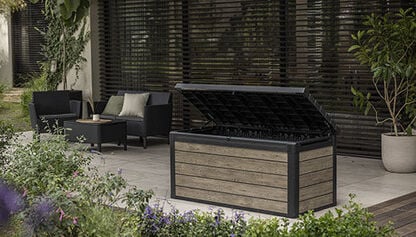 Coffre de rangement en noyer Signature Brun de frêne 150 gallons – Keter Canada