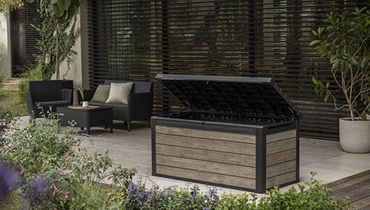 Coffre de rangement en noyer Signature Brun de frêne 150 gallons – Keter Canada