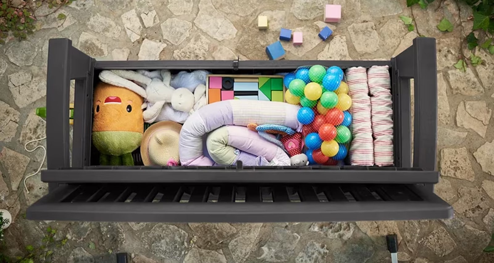 Bancos de almacenaje para esconder los regalos de Navidad