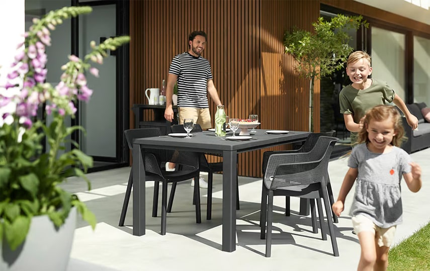 Conjuntos de mesas y sillas para comer en el jardín o la terraza